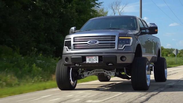 ARKON Caesar Wrapped in a AMP Mud Terrain Attack II 35x13.5 R24 On 24x14 -81 смотреть онлайн