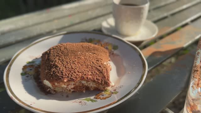 Рецепт Тирамису для новичков за 5 минут, который я сделал прямо на улице #tiramisu #тирамису #десерт