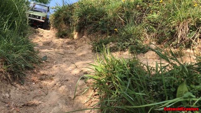 Two Door Classic Range Rover Shreds the trails with new Bf Goodrich tires смотреть онлайн
