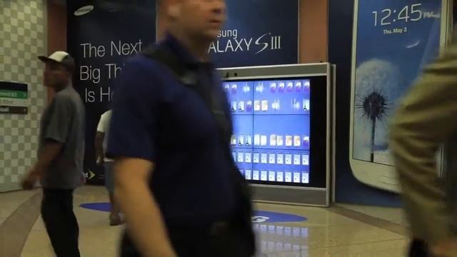 TITAN: Monster Media Interactive Video Wall at Clark/Lake Station in Chicago смотреть онлайн