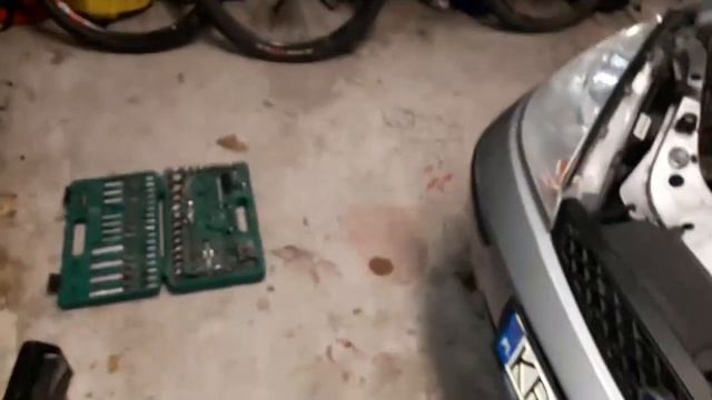 #4 Wymiana akumulatora! Jak odłączyć stary i zainstalować nowy w aucie osobowym. смотреть онлайн