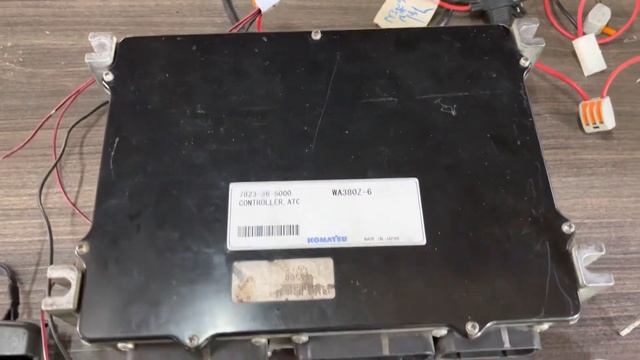 Komatsu. WA380Z-6. TCM Repair Error Code 15SHL1 смотреть онлайн