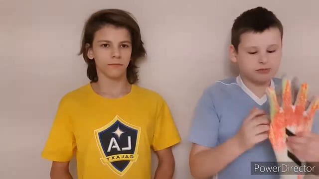 сравнение любительской и профи версией перчаток adidas predator смотреть онлайн