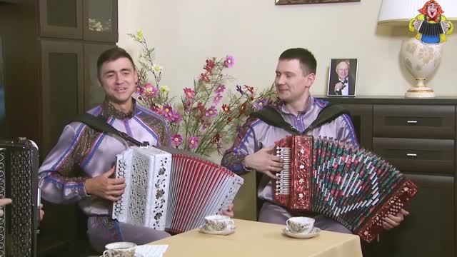 "ДЕВЧОНКИ ПОЛЮБИЛИ НЕ МЕНЯ" Дуэт "Веселуха"Дмитрий Иващенко и Анатолий Гальянов смотреть онлайн