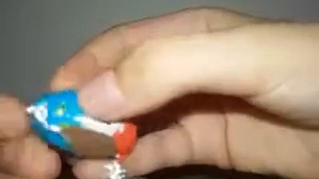 Abrindo mini eggs kinder смотреть онлайн