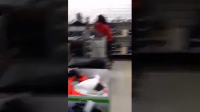 boston1978 Boston shopping смотреть онлайн