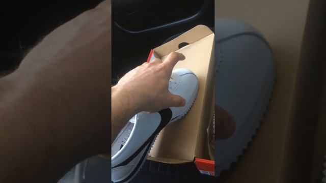 Кросівки nike cortez classic leather смотреть онлайн