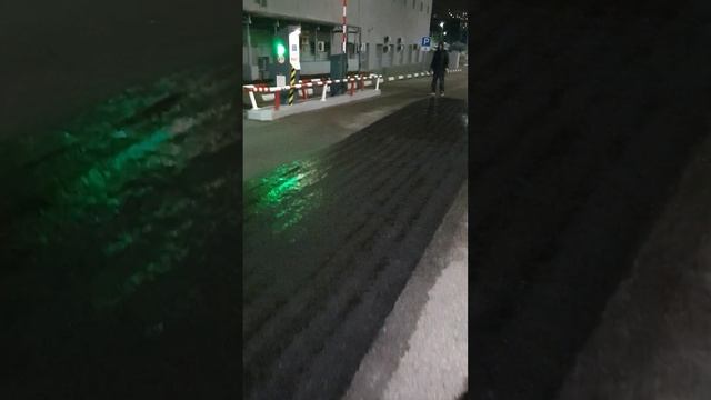 Проливка битумной эмульсией перед укладкой асфальта. смотреть онлайн