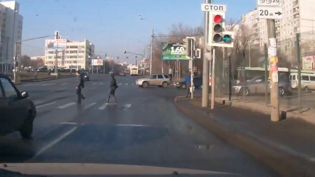 Пешеходы