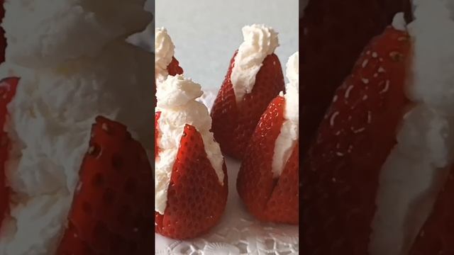 Клубника/Сливки смотреть онлайн