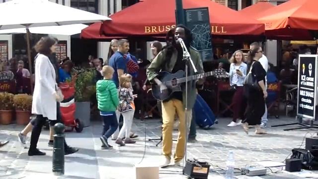 классная атмосфера - парень зажигает Bruxelles 2017 смотреть онлайн