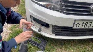 Замена лампы ходовых огней VW Polo sedan. Под силу даже женщине!