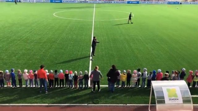 Исландский "HUH" на поле стадионе "Электрон" смотреть онлайн