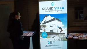 Digital Signage control + interactive display + user's mobile device