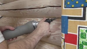 Как в деревянном доме наносить герметик для дерева на бревна покрашенные маслом. Один в доме