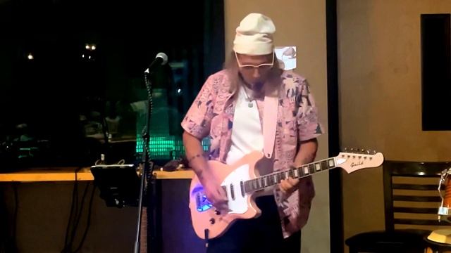 ‘58 Pink Rambler Neo Surf Guitar Instrumental Guild Surfliner Deluxe Vox Mini Go 10 Paradox Brewery смотреть онлайн