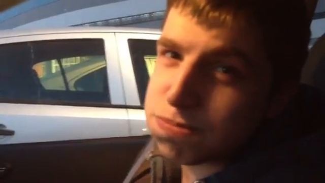 Парень разговариает с закрытым ртом смотреть онлайн