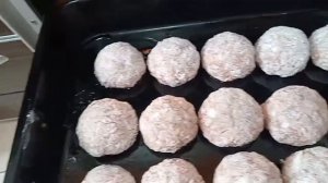 Тефтели в духовке очень просто и быстро  без лишних усилий и траты времени.