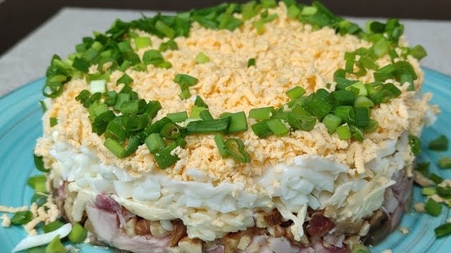 Салат к новогоднему столу " Первая любовь". смотреть онлайн