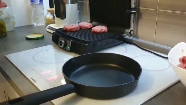 готовим гамбургеры смотреть онлайн