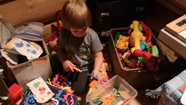 Гоша (3 года)изучает буквы и цифры по собственной методике. смотреть онлайн