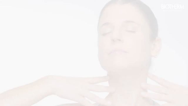 BIOTHERM BLUE THERAPY MULTI DEFENDER. CÓMO APLICAR. смотреть онлайн