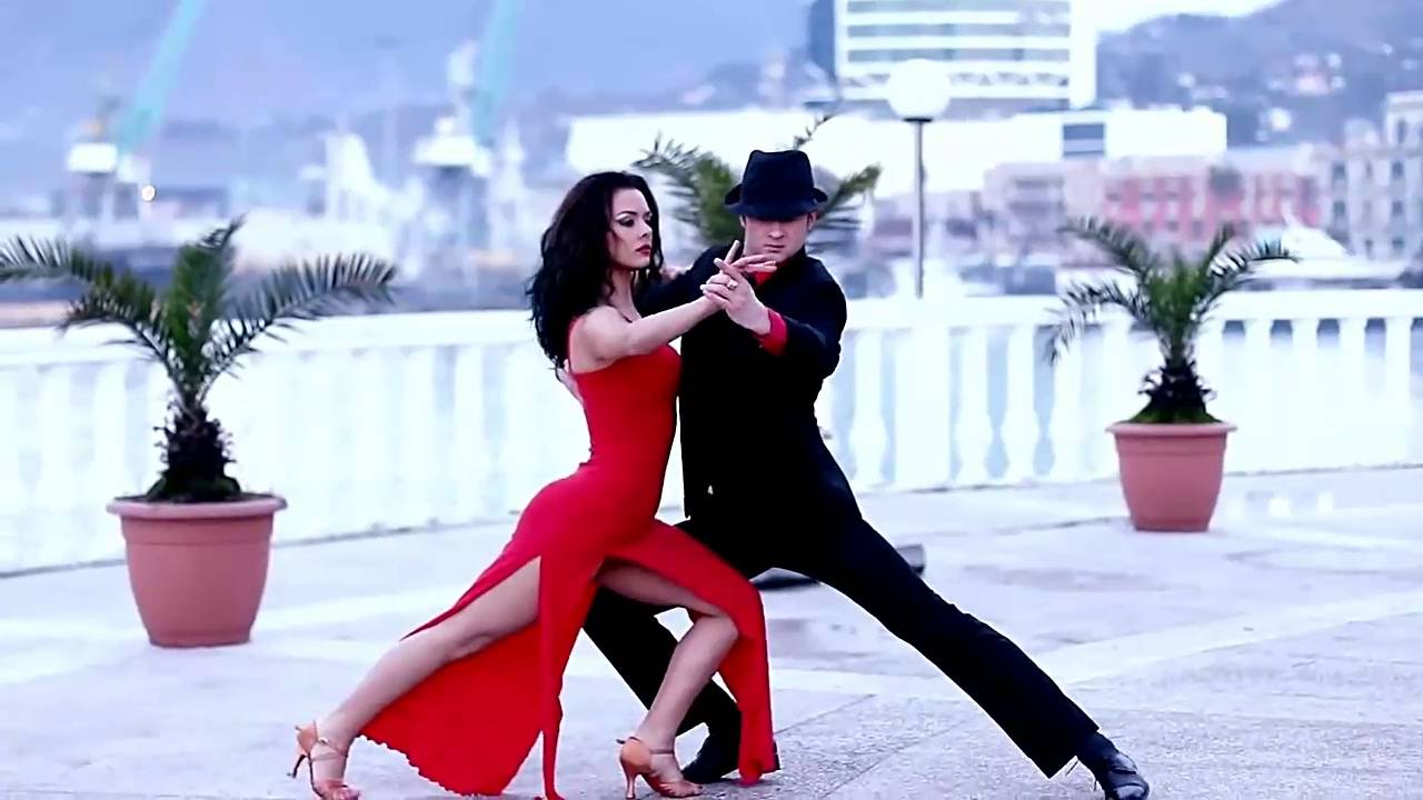 БРЫЗГИ ШАМПАНСКОГО смотреть онлайн