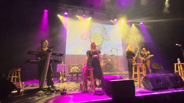 Sisters of the Moon - Sara (Fleetwood Mac cover) смотреть онлайн