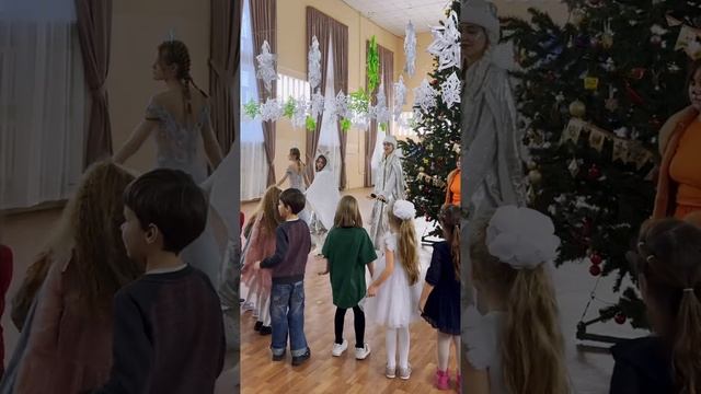 В РОСБИОТЕХе провели Новогоднюю елку для детей сотрудников 🤩 смотреть онлайн