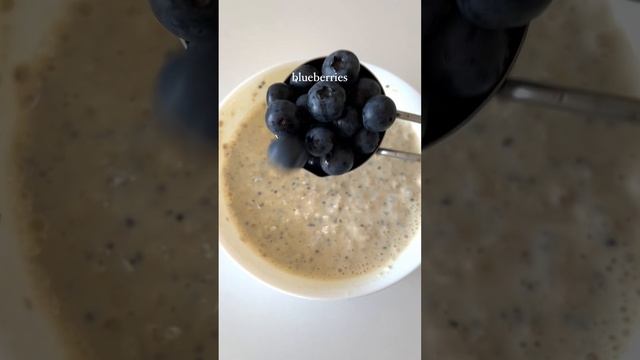 Healthy Breakfast Idea: Blueberry Pie Overnight Oats😍 #overnightoats #breakfastideas #veganrecipe смотреть онлайн