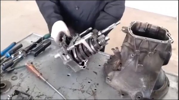 «Opel Veсtra автомобилінің механикалық беріліс қорабын (F13) бөлшектеу және құрастыру»