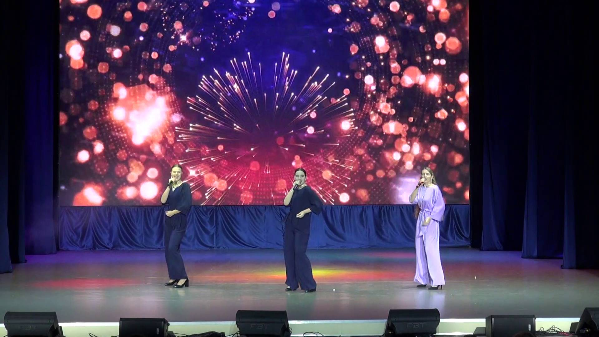 Звенит январская вьюга