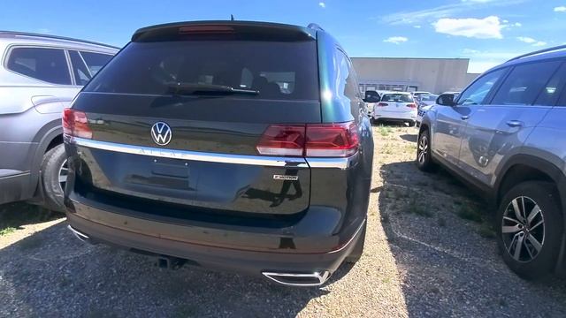 British Racing Green Volkswagen Atlas смотреть онлайн