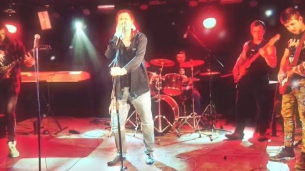 Новогодний трек. Yaroslav Maestro - Свято место (live)