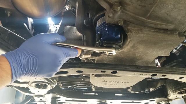 Change The Oil On A 5th Gen Camaro V8 (AN AWESOME GUIDE!) смотреть онлайн