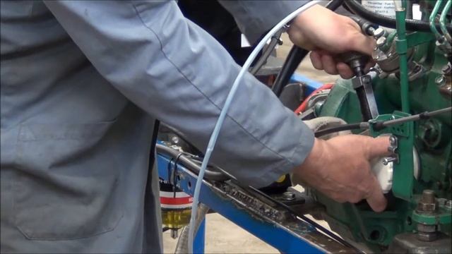 Vidange sur un moteur marin inbord смотреть онлайн