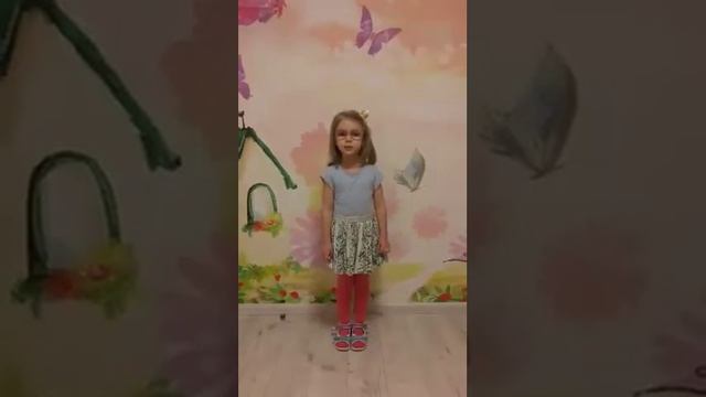 Страна читающая — Анастасия Тимченко читает произведение «Ветхая избушка» А. А. Блока смотреть онлайн