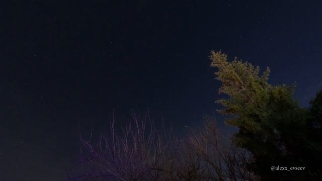 Звёздное небо в марте. Ночной таймлапс. смотреть онлайн