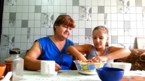 Ирочка Инфо  готовит пышные и  вкусные  котлеты Видео для детей