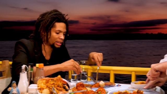 Seafood HOT TUB in Cuba!!! MASSIVE $6 Seafood Platter! смотреть онлайн