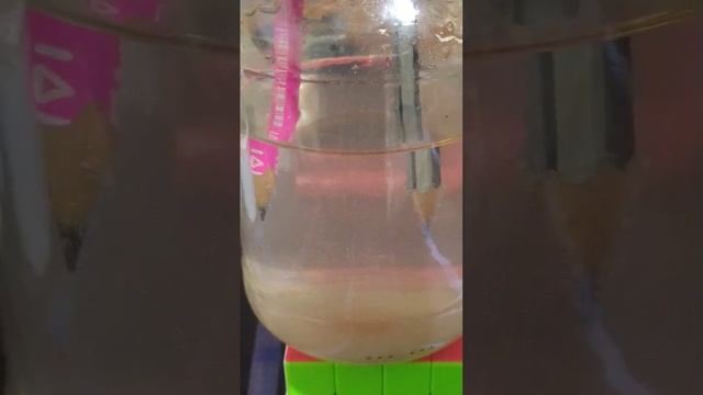 electrolysis of salt water with 9v battery 9v experiment 🧪🧪 смотреть онлайн