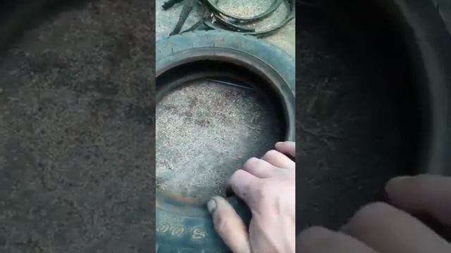 Самодельный мопед лопнуло колесо (уложил покрышку в покрышку) смотреть онлайн