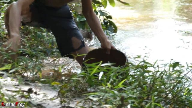 Primitive Technology - Kmeng Prey - Cooking Snails Solo - Eating Delicious смотреть онлайн