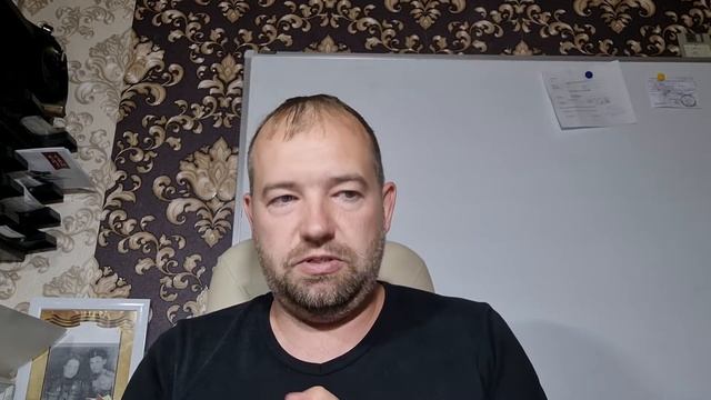 Бросается на прохожих! Лает на домофон! Пристаёт к гостям! смотреть онлайн