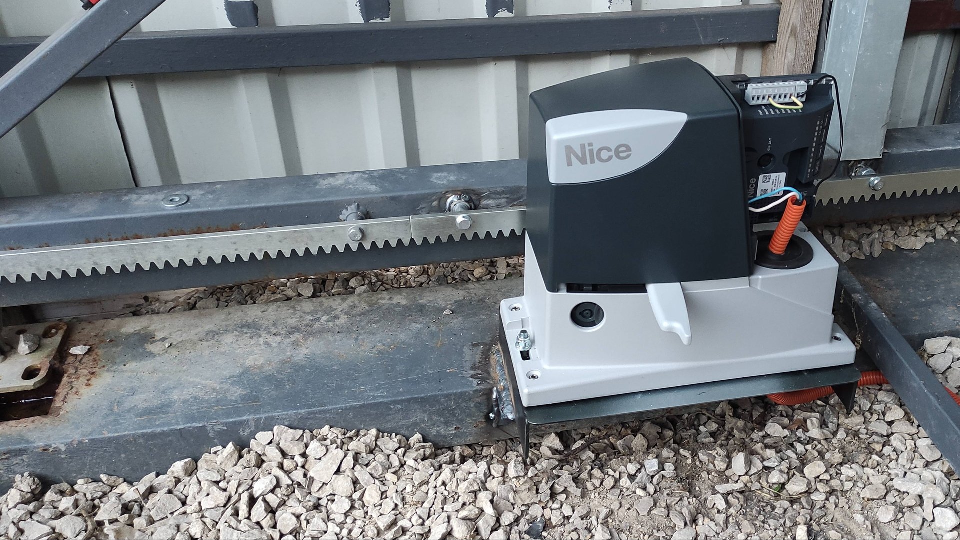 Как самому установить привод Nice RD 400 для откатных ворот? Как прописать пульт для Nice RD 400? смотреть онлайн