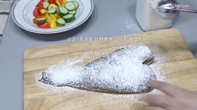 SUB) Salmon salad, Spam Kimbap, Boiled Pork, Spicy Noodles, 스팸 나물김밥 , 가자미 탕수 🥒 , 김장철 수육 , 새우젓 양념🦐 смотреть онлайн