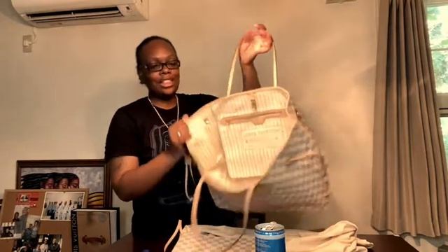 Unboxing My Brand New Louis Vuitton Neverfull GM Damier Azur!!! смотреть онлайн