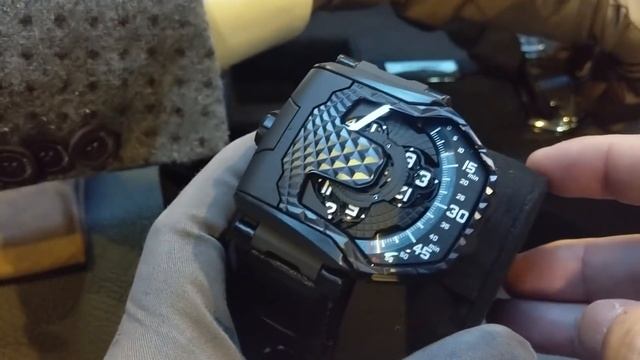 【寶刀配名錶】URWERK T8 Colibri смотреть онлайн