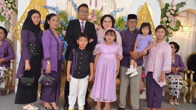 KLIP PHOTO RESEPSI PERNIKAHAN/NGUNDHUH MANTU,DONI & AGNES,MINGGU,23-6-2024 смотреть онлайн