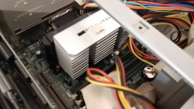 Building a 1998/99 Slot 1 Gaming PC смотреть онлайн